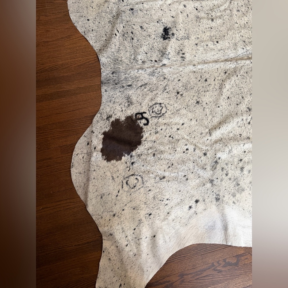 Natural Texas Cowhide Rug in Black and Cream - Picture 6 of 9